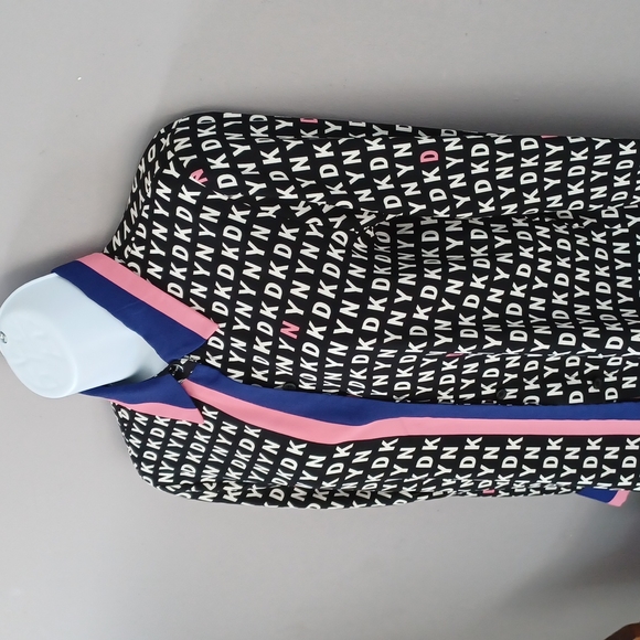 DKNY shirt Size XS button down DKNY silver buttons on cuff - Picture 2 of 6